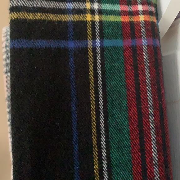 2/$30 Bundle 2 scarves - Picture 6 of 6